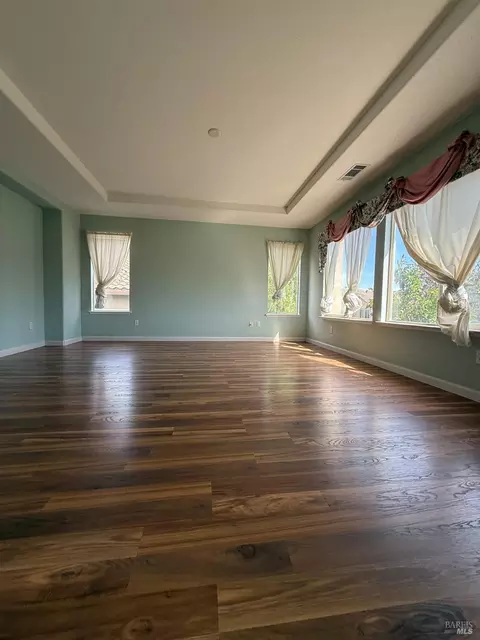 Living - 3420 Edgewater Pl, Vallejo, CA 94591 photo 10 of 12