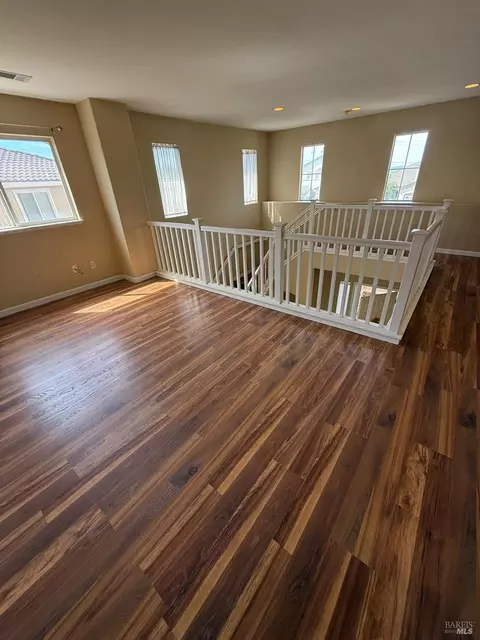 Living - 3420 Edgewater Pl, Vallejo, CA 94591 photo 7 of 12
