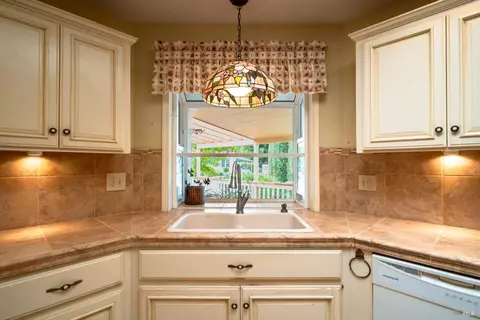 8 Cabana Ct, Ukiah, CA 95482 photo 8