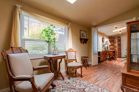 8 Cabana Ct, Ukiah, CA 95482 photo 3