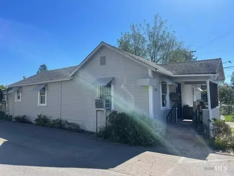 1235 Hwy 116 S, Sebastopol, CA 95472