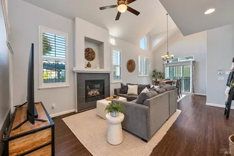 178 Esposti Meadows Way, Santa Rosa, CA 95403