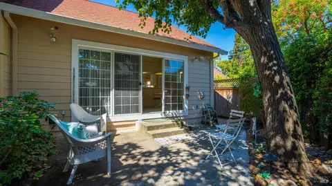 Exterior - 18 Bay Tree Ct, Cotati, CA 94931 photo 10 of 12