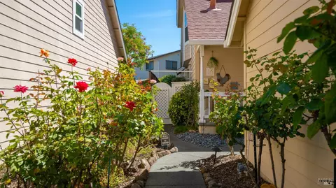 Exterior - 18 Bay Tree Ct, Cotati, CA 94931 photo 6 of 12