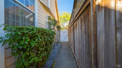 Exterior - 18 Bay Tree Ct, Cotati, CA 94931 photo 11 of 12