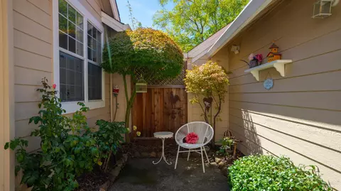 Exterior - 18 Bay Tree Ct, Cotati, CA 94931 photo 7 of 12