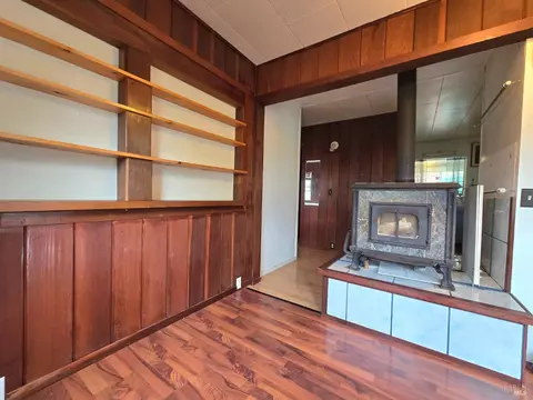 Living - 20851 Locust St, Willits, CA 95490 photo 6 of 6