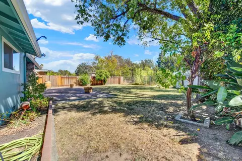 Exterior - 348 Adobe Dr, Vacaville, CA 95687 photo 6 of 16