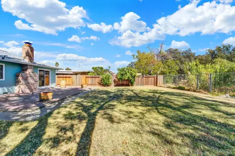 Exterior - 348 Adobe Dr, Vacaville, CA 95687 photo 9 of 16