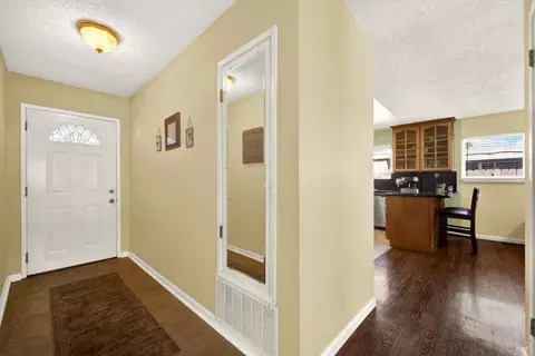Entry Way - 348 Adobe Dr, Vacaville, CA 95687 photo 1 of 1