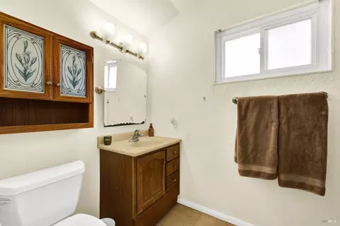 Bath - 348 Adobe Dr, Vacaville, CA 95687 photo 1 of 2