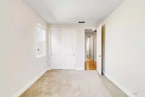 Bedroom - 6375 Newhaven Ln, Vallejo, CA 94591 photo 6 of 6