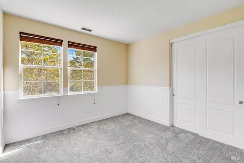 Bedroom - 6375 Newhaven Ln, Vallejo, CA 94591 photo 3 of 6