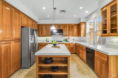 Kitchen - 6375 Newhaven Ln, Vallejo, CA 94591 photo 2 of 5