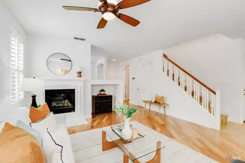 Living - 6375 Newhaven Ln, Vallejo, CA 94591 photo 3 of 7