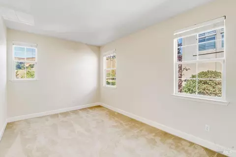 Bedroom - 6375 Newhaven Ln, Vallejo, CA 94591 photo 5 of 6