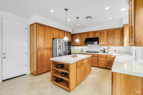 Kitchen - 6375 Newhaven Ln, Vallejo, CA 94591 photo 3 of 5