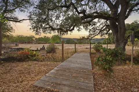 1176 Castle Rd, Sonoma, CA 95476 photo 8