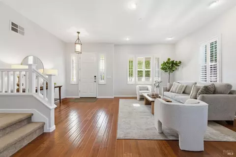 Entry Way - 960 Capitola Dr, Napa, CA 94559 photo 2 of 8