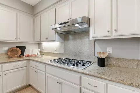 Kitchen - 960 Capitola Dr, Napa, CA 94559 photo 4 of 6