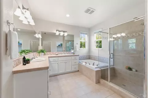 Bath - 960 Capitola Dr, Napa, CA 94559 photo 1 of 3