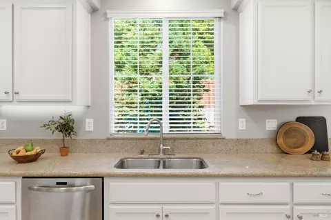 Kitchen - 960 Capitola Dr, Napa, CA 94559 photo 5 of 6