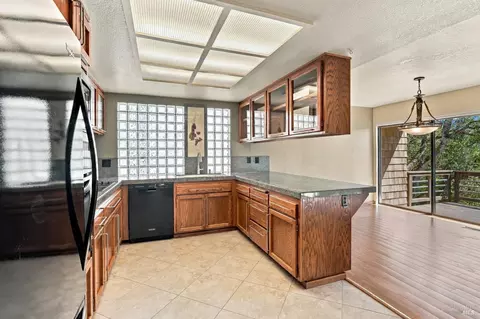 Kitchen - 1672 Deer Run, Santa Rosa, CA 95405 photo 4 of 4