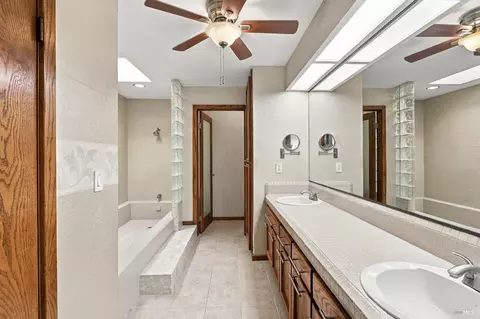 Bath - 1672 Deer Run, Santa Rosa, CA 95405 photo 1 of 7
