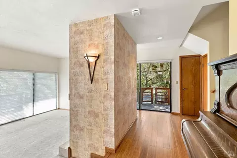 Entry Way - 1672 Deer Run, Santa Rosa, CA 95405 photo 3 of 5