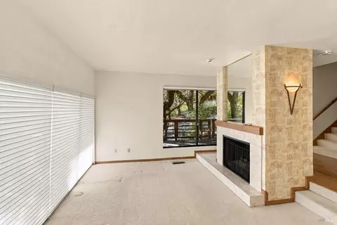 Living - 1672 Deer Run, Santa Rosa, CA 95405 photo 3 of 7