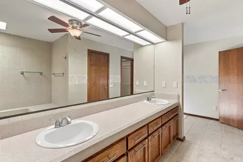 Bath - 1672 Deer Run, Santa Rosa, CA 95405 photo 3 of 7