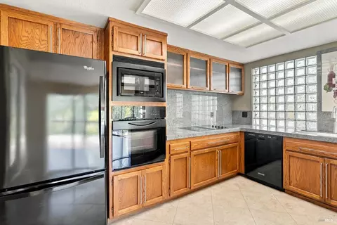 Kitchen - 1672 Deer Run, Santa Rosa, CA 95405 photo 2 of 4