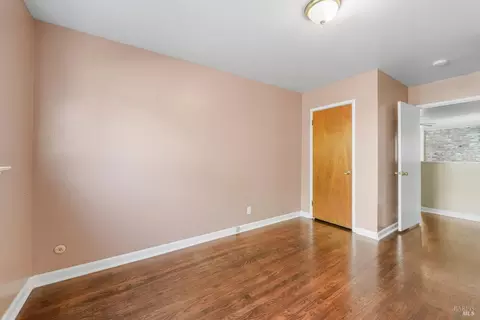 Bedroom - 1801 Sycamore Dr, Fairfield, CA 94533 photo 5 of 7