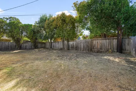 Exterior - 1801 Sycamore Dr, Fairfield, CA 94533 photo 5 of 8