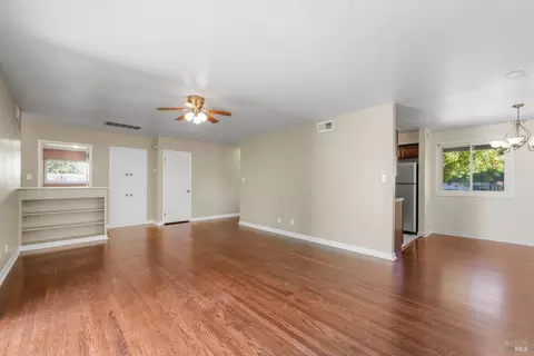 Living - 1801 Sycamore Dr, Fairfield, CA 94533 photo 3 of 5