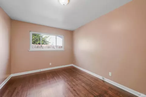 Bedroom - 1801 Sycamore Dr, Fairfield, CA 94533 photo 4 of 7