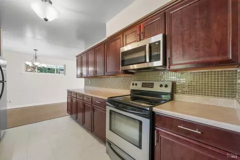 Kitchen - 1801 Sycamore Dr, Fairfield, CA 94533 photo 2 of 4