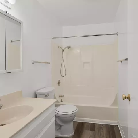 Bath - 401 Pine St, Mill Valley, CA 94941 photo 2 of 3