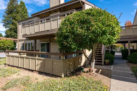 Exterior - 401 Pine St, Mill Valley, CA 94941 photo 7 of 10