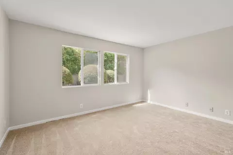 Bedroom - 401 Pine St, Mill Valley, CA 94941 photo 1 of 8