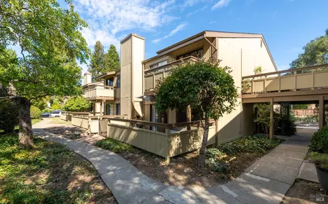 Exterior - 401 Pine St, Mill Valley, CA 94941 photo 6 of 10