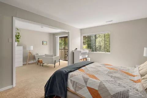 Bedroom - 401 Pine St, Mill Valley, CA 94941 photo 7 of 8