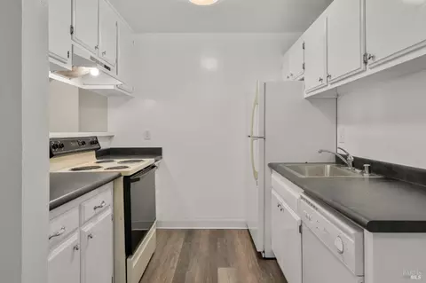 Kitchen - 401 Pine St, Mill Valley, CA 94941 photo 1 of 4