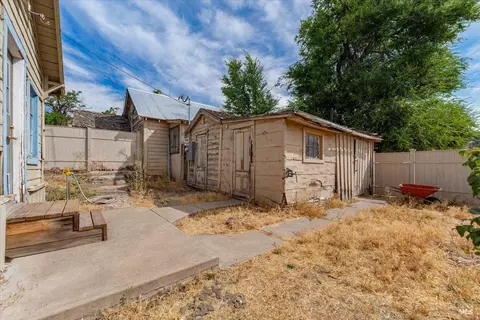 Exterior - 303-307 N Ash St, Adin, CA 96006 photo 4 of 11