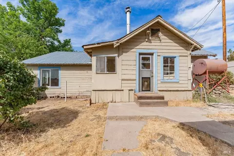 Exterior - 303-307 N Ash St, Adin, CA 96006 photo 2 of 11