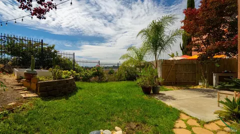 Exterior - 8417 Benavente Ct, Vallejo, CA 94591 photo 7 of 26