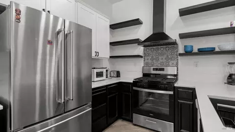 Kitchen - 8417 Benavente Ct, Vallejo, CA 94591 photo 4 of 5