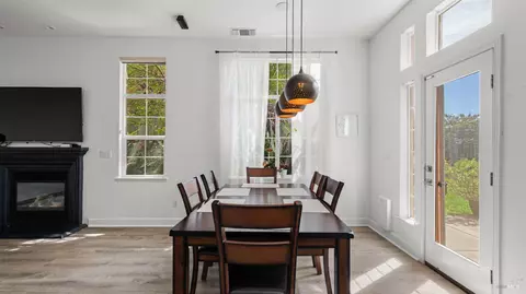 Dining - 8417 Benavente Ct, Vallejo, CA 94591 photo 2 of 2