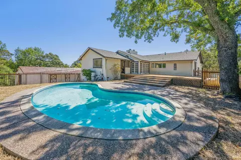 18943 Spring Dr, Sonoma, CA 95476