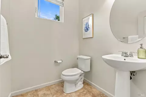 Bath - 634 Jade St, Petaluma, CA 94952 photo 1 of 3